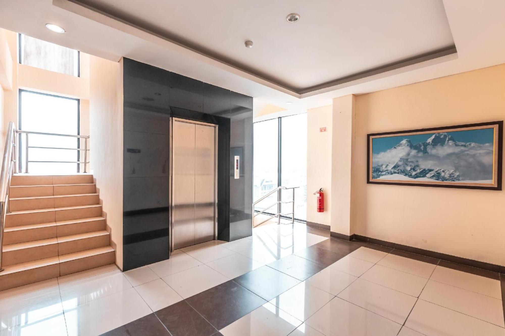 Collection O Hotel Igloo Bekasi Exterior photo